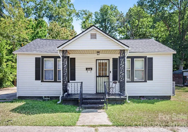 Photo 1 of Single family home for sale at 1013 Martin Ave, Rock Hill, SC 29730 | MLS# 4428779 | Listing updated on 2026-10-02