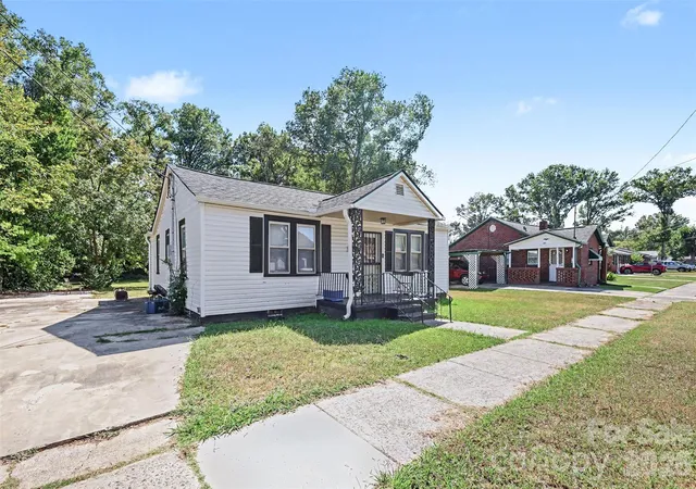 Photo 2 of Single family home for sale at 1013 Martin Ave, Rock Hill, SC 29730 | MLS# 4428779 | Listing updated on 2026-10-02