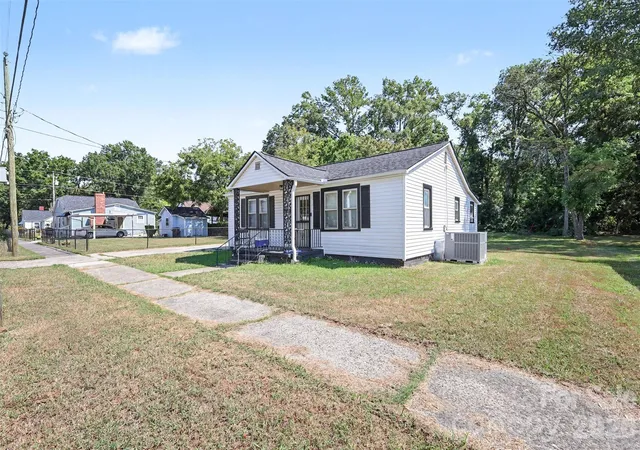 Photo 3 of Single family home for sale at 1013 Martin Ave, Rock Hill, SC 29730 | MLS# 4428779 | Listing updated on 2026-10-02