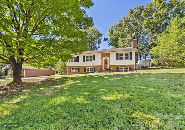 Photo 2 of Single family home for sale at 583 Brown Lee Dr Sw, Concord, NC 28025 | MLS# 4428796 | Listing updated on 2026-09-26