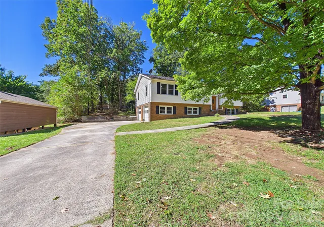 Photo 3 of Single family home for sale at 583 Brown Lee Dr Sw, Concord, NC 28025 | MLS# 4428796 | Listing updated on 2026-09-26