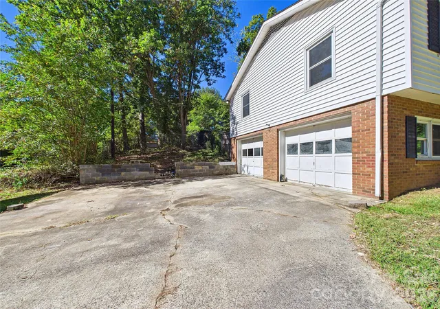 Photo 4 of Single family home for sale at 583 Brown Lee Dr SW, Concord, NC 28025 | MLS# 4428796 | Listing updated on 2026-09-26