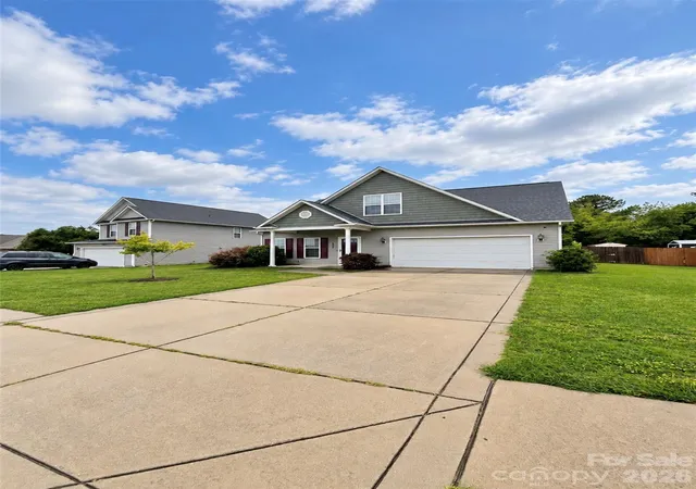 Photo 2 of Single family home for sale at 3600 Crosswinds Dr, Hope Mills, NC 28348 | MLS# 4428819 | Listing updated on 2026-09-26