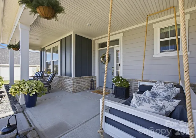 Photo 3 of Single family home for sale at 1305 Coppergate Dr, Salisbury, NC 28147 | MLS# 4428820 | Listing updated on 2026-10-13