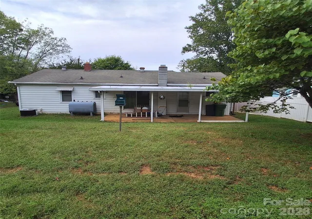 Photo 3 of Single family home for sale at 48 Westgate Rd, Asheville, NC 28806 | MLS# 4428821 | Listing updated on 2026-09-27