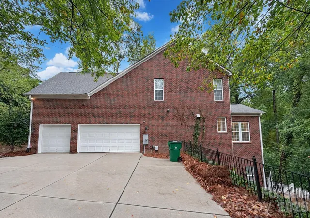 Photo 2 of Mansion for sale at 2420 Runnymede Ln, Charlotte, NC 28209 | MLS# 4428826 | Listing updated on 2026-09-27