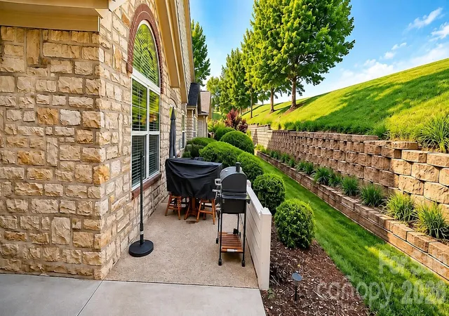 Photo 2 of Townhouse for sale at 76 Mountain Meadow Cir, Weaverville, NC 28787 | MLS# 4428827 | Listing updated on 2026-09-26
