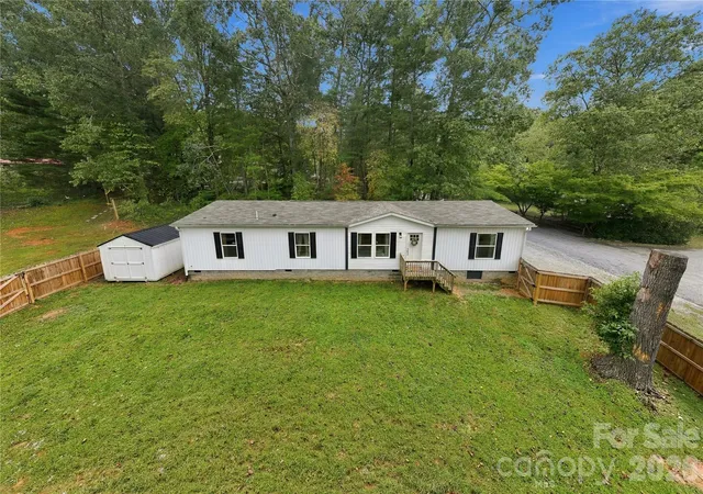 Single family home for sale at 371 Piney Ridge Dr, Hendersonville, NC 28791 | MLS# 4428835