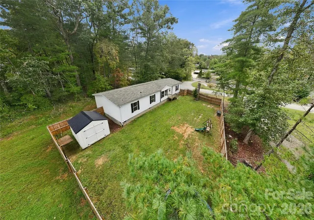 Photo 1 of Single family home for sale at 371 Piney Ridge Dr, Hendersonville, NC 28791 | MLS# 4428835 | Listing updated on 2026-09-27