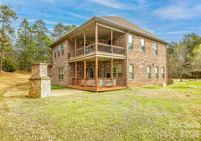 Photo 2 of Single family home for sale at 16202 Monnet Pl Ct, Charlotte, NC 28278 | MLS# 4428838 | Listing updated on 2026-09-30