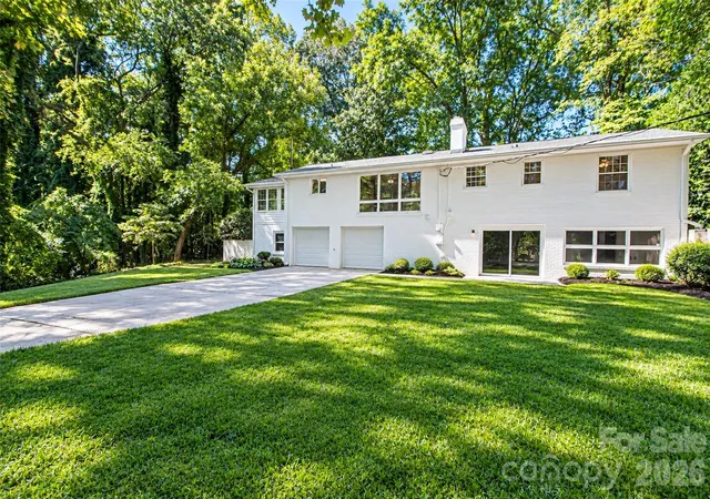Photo 2 of Single family home for sale at 7400 Oakwood Ln, Charlotte, NC 28215 | MLS# 4428844 | Listing updated on 2026-10-11