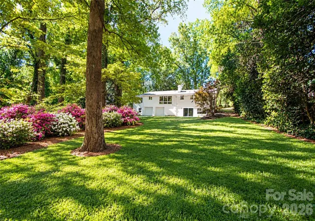 Photo 3 of Single family home for sale at 7400 Oakwood Ln, Charlotte, NC 28215 | MLS# 4428844 | Listing updated on 2026-10-11