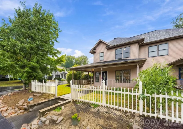 Photo 2 of Townhouse for sale at 1605 Begonia Way, Rock Hill, SC 29732 | MLS# 4428852 | Listing updated on 2026-09-27