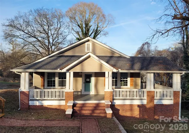 Photo 1 of Single family home for sale at 34 Fairview Ave, Ware Shoals, SC 29692 | MLS# 4428854 | Listing updated on 2026-09-29