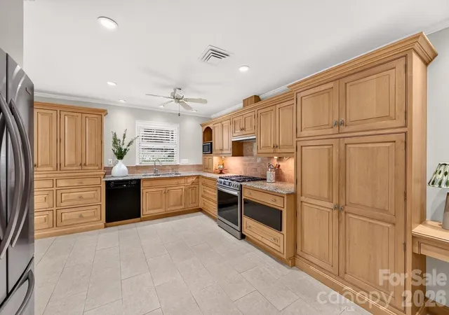 Photo 3 of Single family home for sale at 6000 Colchester Pl, Charlotte, NC 28210 | MLS# 4428869 | Listing updated on 2026-10-08