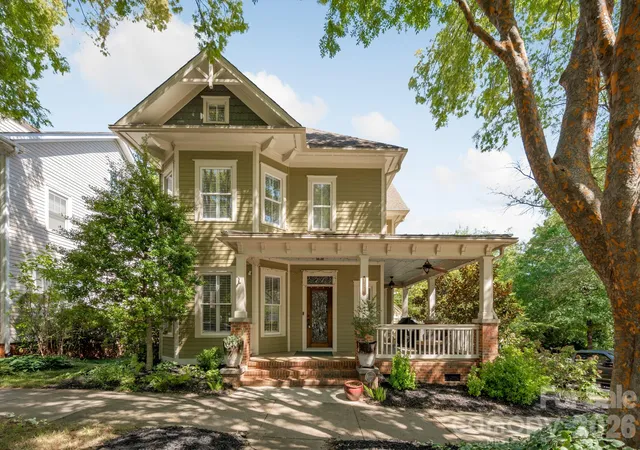 Photo 1 of Single family home for sale at 727 E 9th Street, Charlotte, NC 28202 | MLS# 4428877 | Listing updated on 2026-10-05
