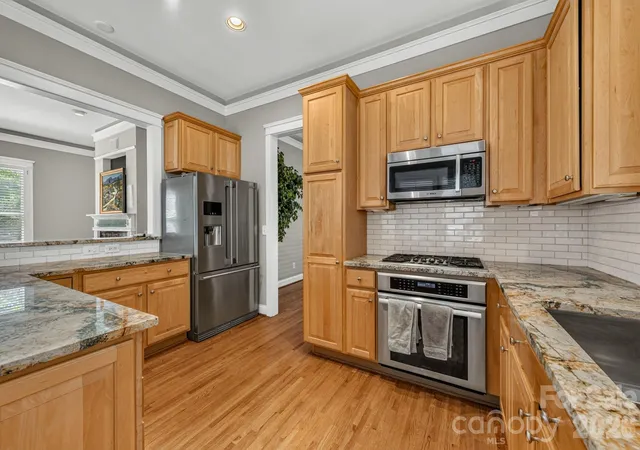 Photo 4 of Single family home for sale at 727 E 9th Street, Charlotte, NC 28202 | MLS# 4428877 | Listing updated on 2026-10-05