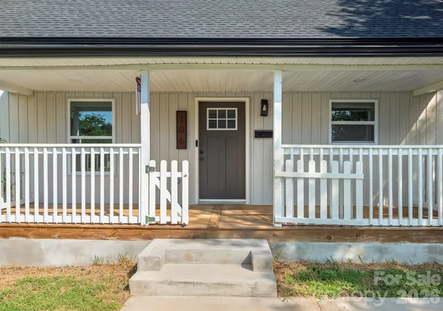 Photo 2 of Single family home for sale at 106 Park St, Clover, SC 29710 | MLS# 4428879 | Listing updated on 2026-09-27
