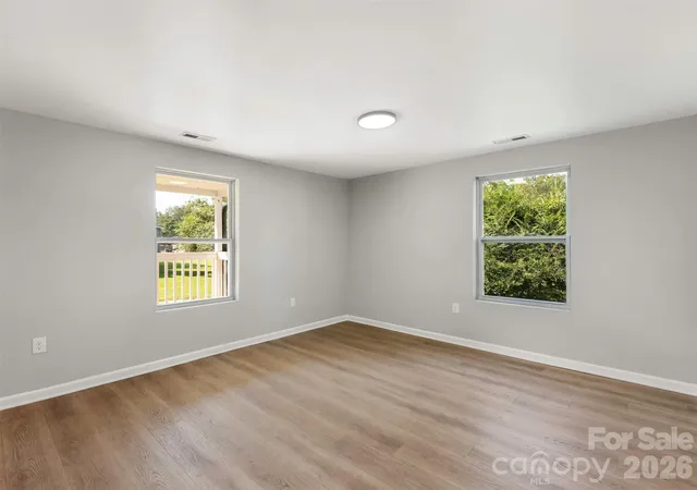 Photo 4 of Single family home for sale at 106 Park St, Clover, SC 29710 | MLS# 4428879 | Listing updated on 2026-09-27