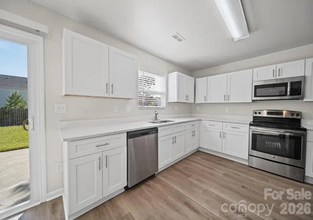 Photo 4 of Single family home for sale at 1820 Rustic Barn Dr, Huntersville, NC 28078 | MLS# 4428883 | Listing updated on 2026-10-02