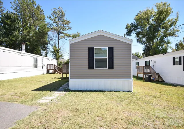 Photo 3 of Single family home for sale at 333 Brownstone Dr, Rock Hill, SC 29730 | MLS# 4428888 | Listing updated on 2026-09-27