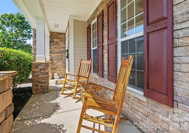 Photo 2 of Single family home for sale at 3324 Brackhill St, Davidson, NC 28036 | MLS# 4428889 | Listing updated on 2026-09-27