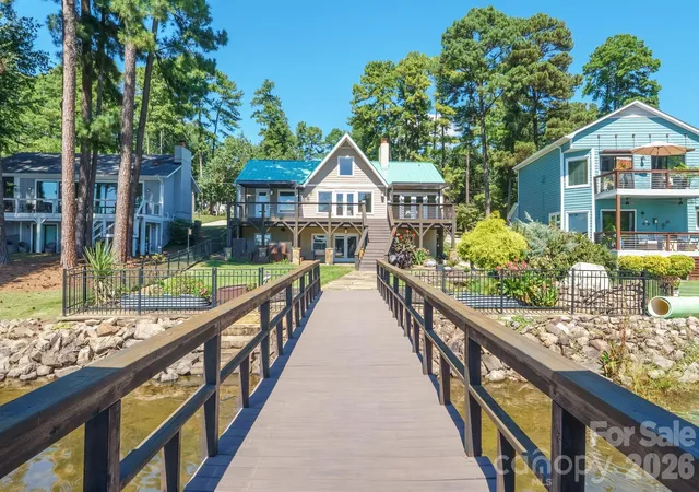Photo 2 of Single family home for sale at 20919 Is Forest Dr, Cornelius, NC 28031 | MLS# 4428890 | Listing updated on 2026-10-30