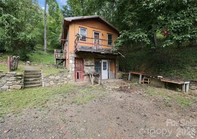 Photo 4 of Single family home for sale at 360 Poverty Branch Rd, Barnardsville, NC 28709 | MLS# 4428894 | Listing updated on 2026-09-27