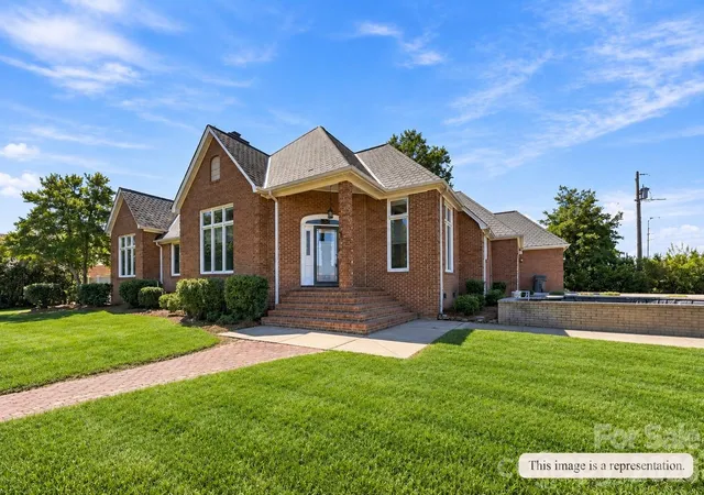 Photo 1 of Single family home for sale at 100 Country Crk Dr, Kings Mountain, NC 28086 | MLS# 4428896 | Listing updated on 2026-10-06