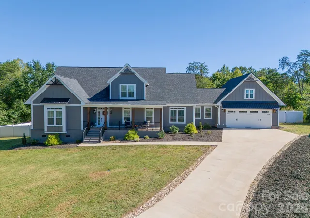 Photo 2 of Single family home for sale at 6 Leisure Cir, Granite Falls, NC 28630 | MLS# 4428902 | Listing updated on 2026-10-07