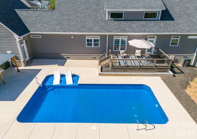Photo 3 of Single family home for sale at 6 Leisure Cir, Granite Falls, NC 28630 | MLS# 4428902 | Listing updated on 2026-10-07