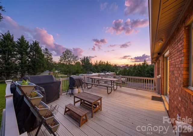 Photo 3 of Single family home for sale at 226 28th Avenue Pl Ne, Hickory, NC 28601 | MLS# 4428910 | Listing updated on 2026-10-04