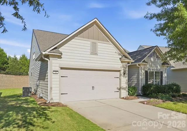 Photo 3 of Single family home for sale at 389 Harvest Valley Ln, Fort Mill, SC 29715 | MLS# 4428912 | Listing updated on 2026-10-10
