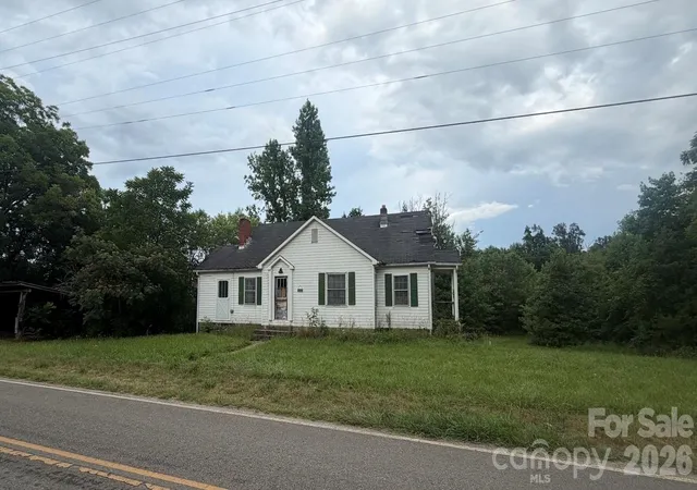 Photo 1 of Single family home for sale at 2939 Old Morganton Rd, Lenoir, NC 28645 | MLS# 4428918 | Listing updated on 2026-09-28