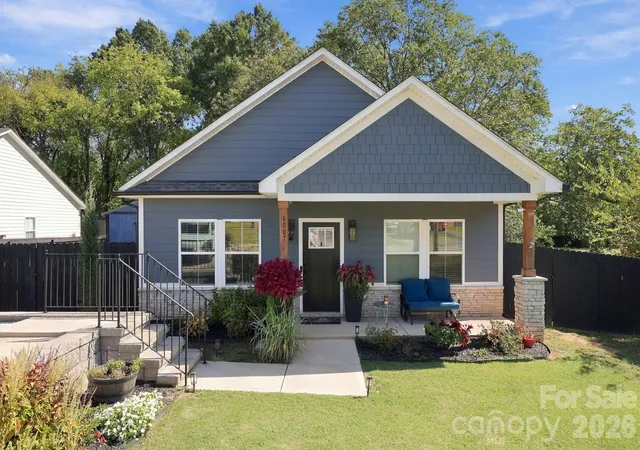 Photo 1 of Single family home for sale at 1007 S Ridge Ave, Kannapolis, NC 28083 | MLS# 4428925 | Listing updated on 2026-10-05