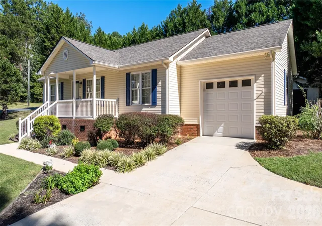 Photo 3 of Single family home for sale at 32802 Austin Rd, New London, NC 28127 | MLS# 4428929 | Listing updated on 2026-10-02