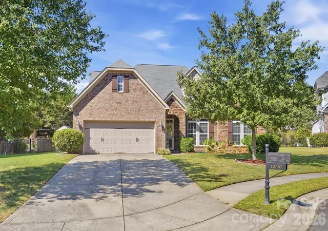 Photo 1 of Single family home for sale at 10110 Loch Lomond Dr, Charlotte, NC 28278 | MLS# 4428939 | Listing updated on 2026-10-08
