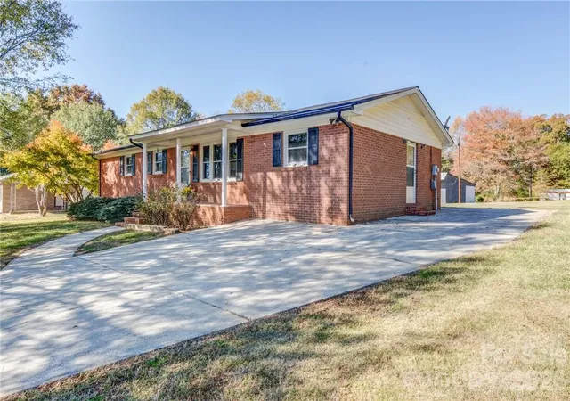 Photo 1 of Single family home for sale at 311 Bell Rd, Kings Mountain, NC 28086 | MLS# 4428944 | Listing updated on 2026-10-22