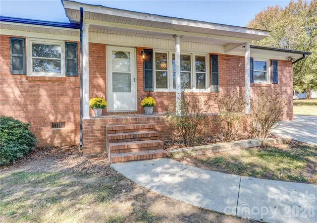 Photo 2 of Single family home for sale at 311 Bell Rd, Kings Mountain, NC 28086 | MLS# 4428944 | Listing updated on 2026-10-22