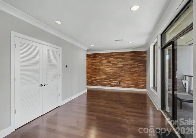 Photo 2 of Sale Pending at 222 S Caldwell St #1509, Charlotte, NC 28202 | MLS# 4428947 | Listing updated on 2026-10-01