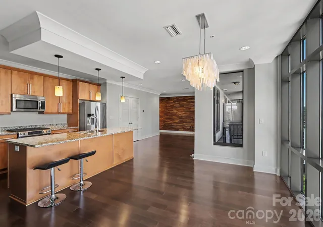 Photo 3 of Sale Pending at 222 S Caldwell St #1509, Charlotte, NC 28202 | MLS# 4428947 | Listing updated on 2026-10-01
