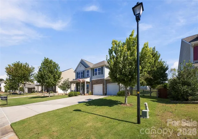 Photo 3 of Single family home for sale at 1633 Natalie Ln, Rock Hill, SC 29730 | MLS# 4428951 | Listing updated on 2026-10-01