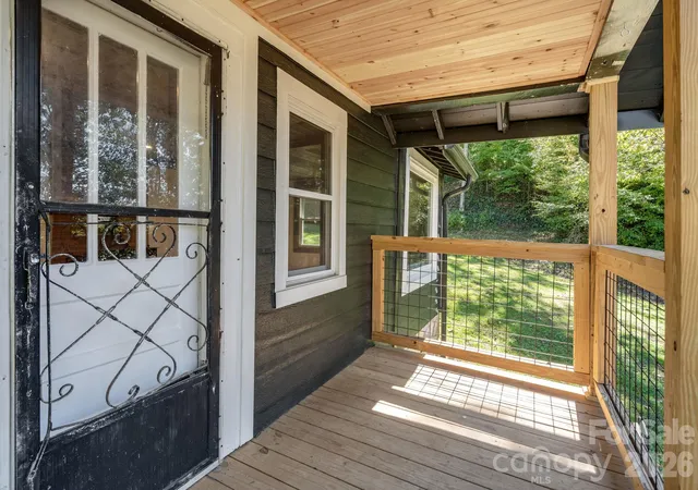 Photo 3 of Single family home for sale at 61 Martins Crk Rd, Barnardsville, NC 28709 | MLS# 4428968 | Listing updated on 2026-10-05
