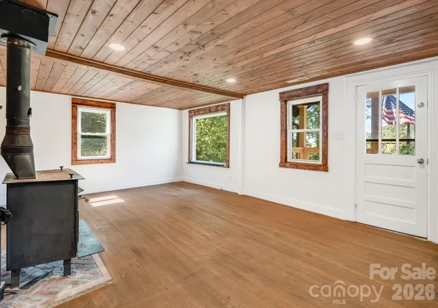 Photo 4 of Single family home for sale at 61 Martins Crk Rd, Barnardsville, NC 28709 | MLS# 4428968 | Listing updated on 2026-10-05