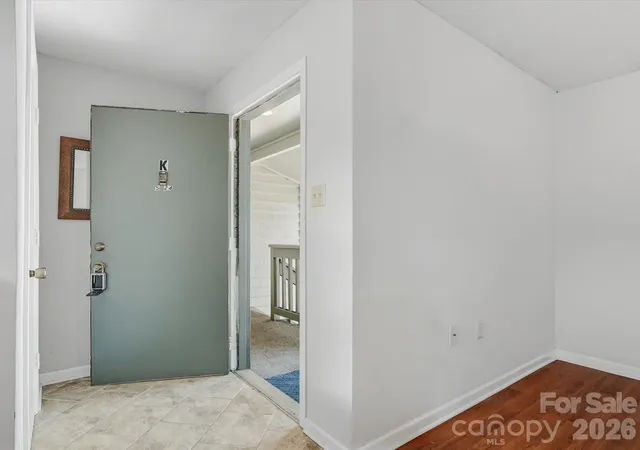 Listing Photo 1 - Condo for sale in building located at 5024 Sardis Rd, Charlotte, NC 28270 - Unit #K