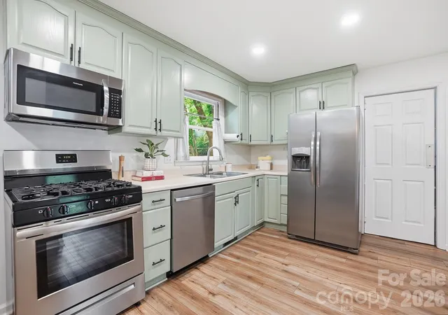 Photo 3 of Single family home for sale at 5060 Suwarrow Cir, Fort Mill, SC 29708 | MLS# 4428980 | Listing updated on 2026-10-03