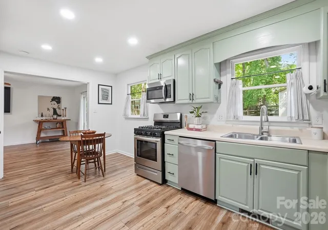Photo 4 of Single family home for sale at 5060 Suwarrow Cir, Fort Mill, SC 29708 | MLS# 4428980 | Listing updated on 2026-10-03