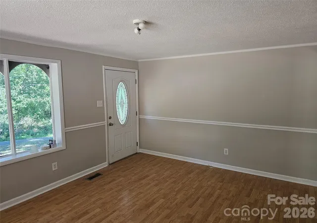 Photo 3 of Single family home for sale at 2782 W View St, Hickory, NC 28601 | MLS# 4428982 | Listing updated on 2026-10-05