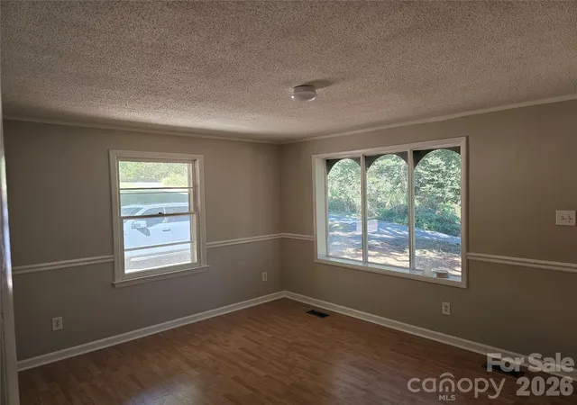 Photo 4 of Single family home for sale at 2782 W View St, Hickory, NC 28601 | MLS# 4428982 | Listing updated on 2026-10-05