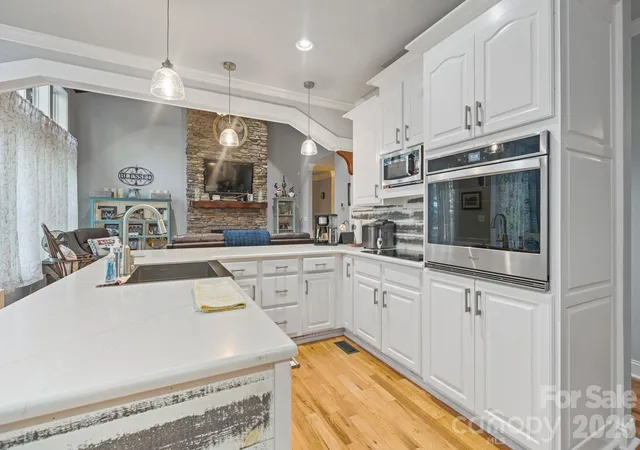 Photo 3 of Single family home for sale at 2641 Blowing Rock Blvd, Lenoir, NC 28645 | MLS# 4428984 | Listing updated on 2026-10-07